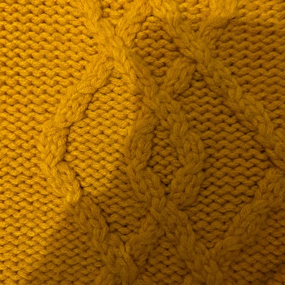 Chandail de laine « crop » jaune moutarde - Picture 2 of 3